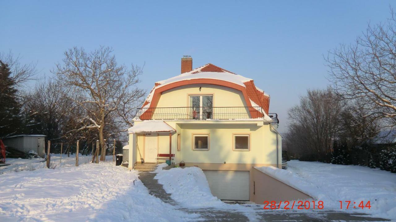 Gastehaus Stein Hotel Nemesbuk Exterior photo